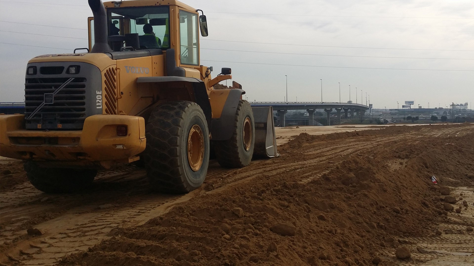 Estudio, compactación y nivelación del terreno